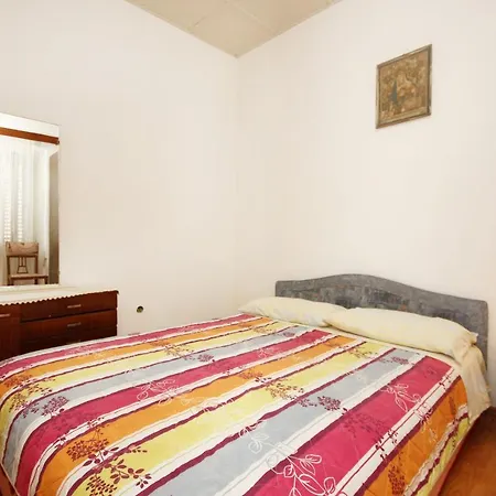 Double 4436d Lumbarda